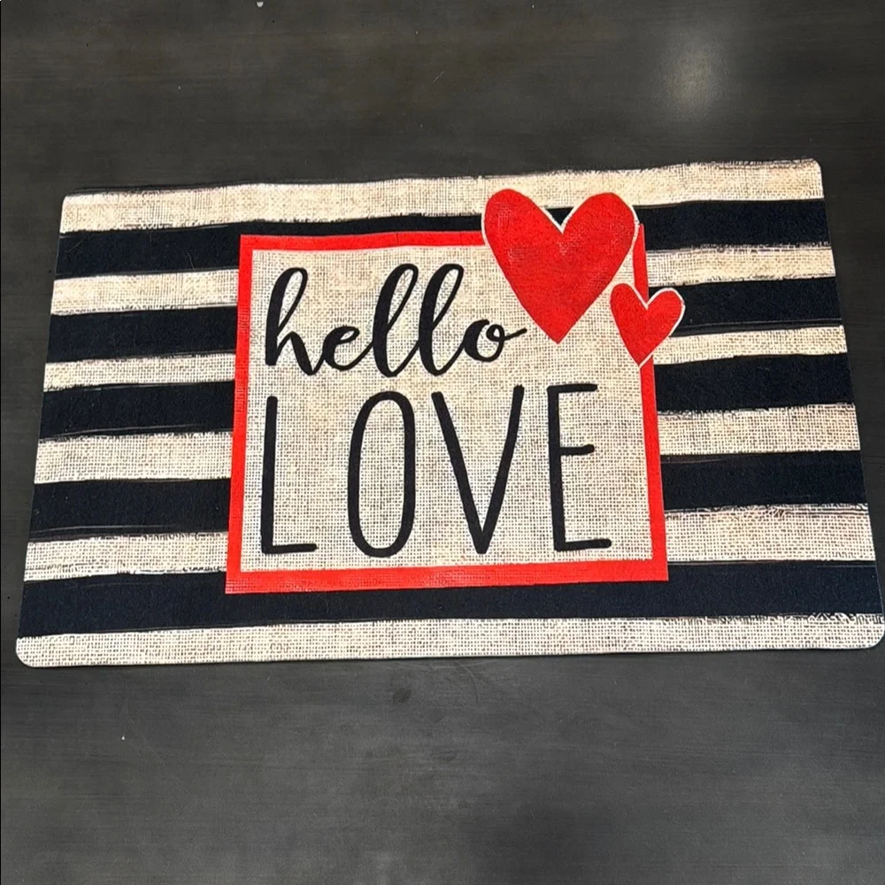 NWOT Striped Black and White Doormat with Red Hearts